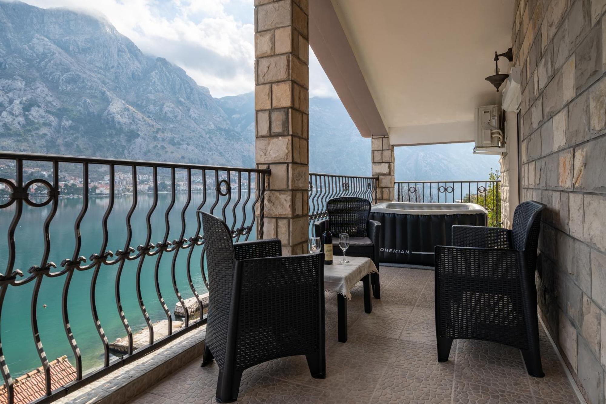 Apartments Vukovic Kotor Exterior photo