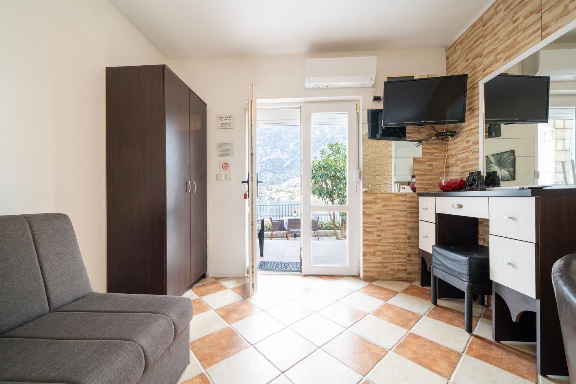 Apartments Vukovic Kotor Exterior photo