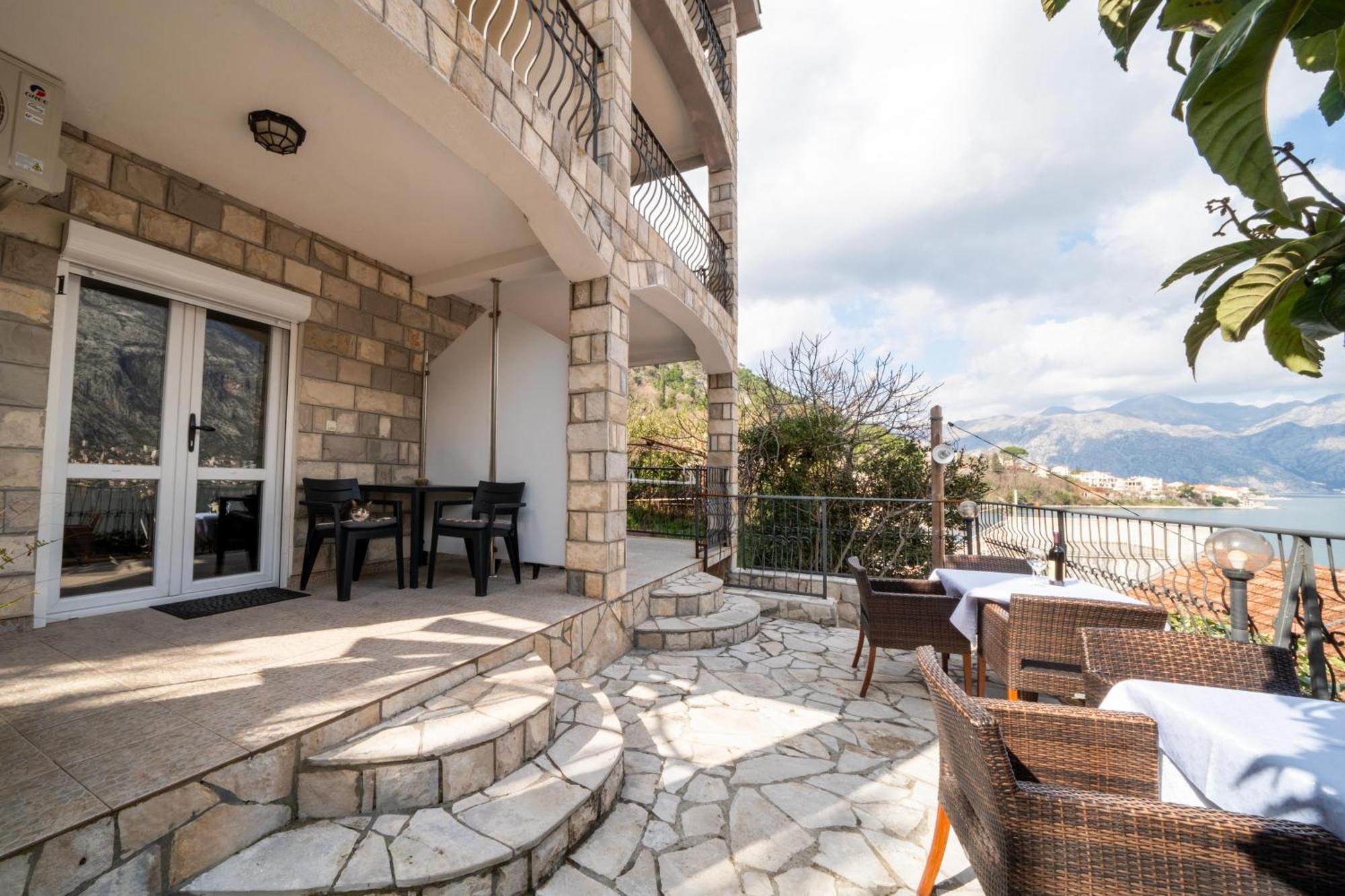 Apartments Vukovic Kotor Exterior photo